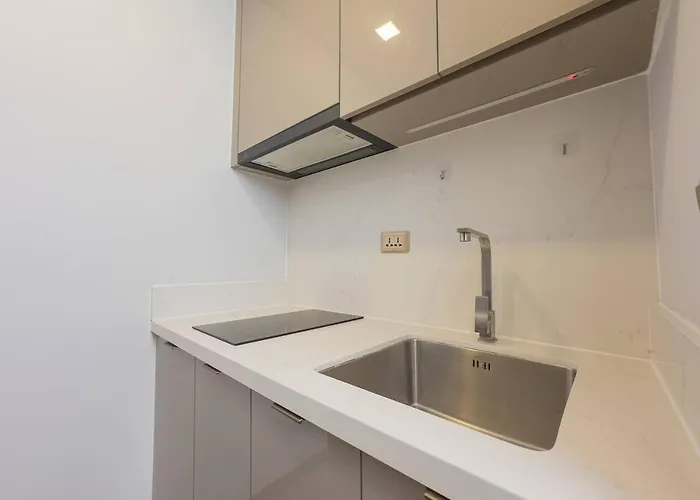 Skyline View With Pool, Gym & 5m To Mrt Apartment *