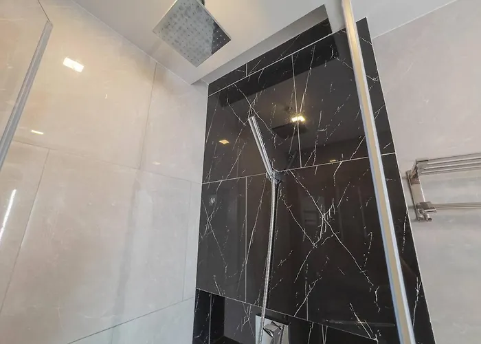 Apartment Skyline View With Pool, Gym & 5m To Mrt *