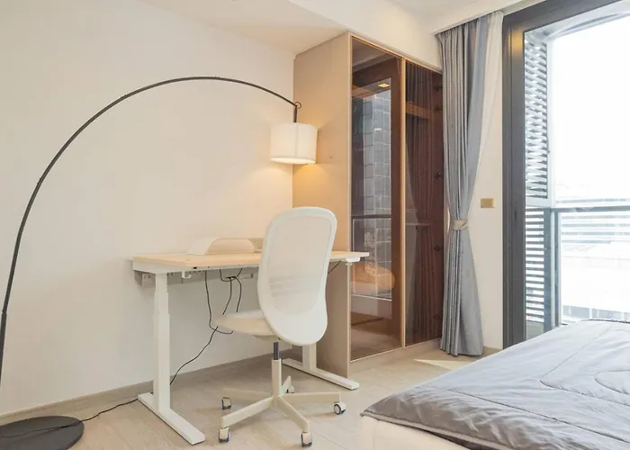 Skyline View With Pool, Gym & 5m To Mrt Apartment